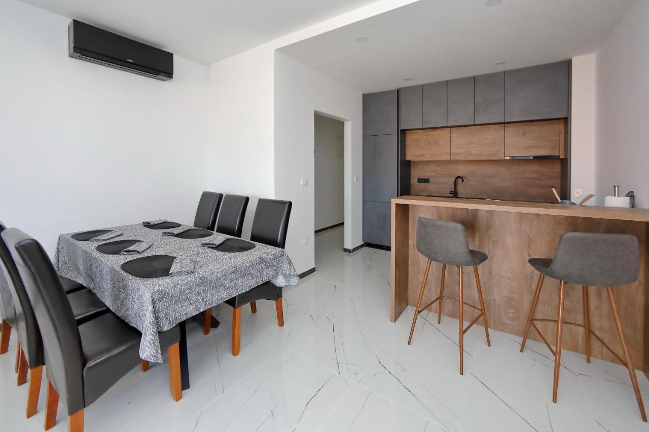 Apartmani More بيبينيا المظهر الخارجي الصورة