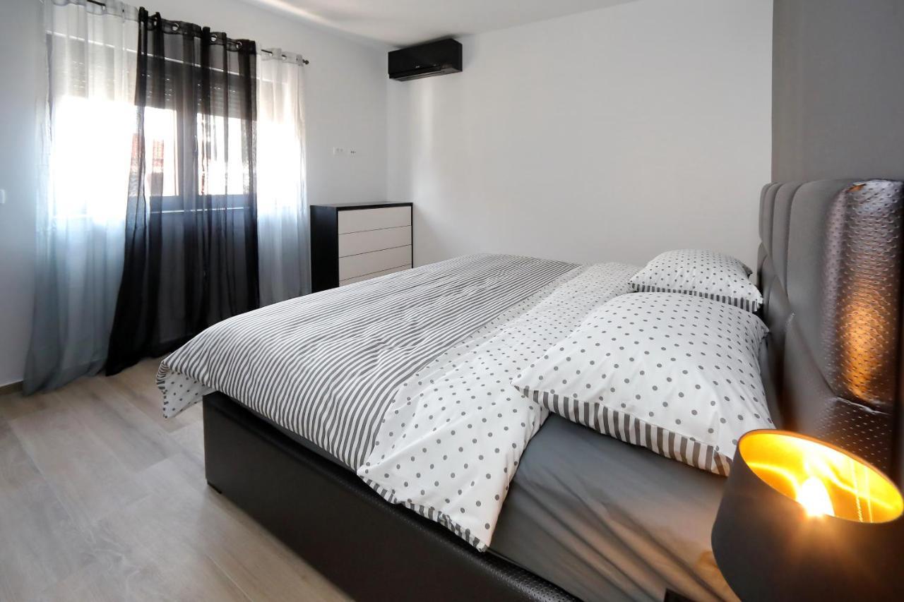 Apartmani More بيبينيا المظهر الخارجي الصورة